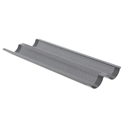 Immagine di De Buyer Teglia Forata per Cottura di Due baguettes, 4713.02, Acciaio Rivestito Antiaderente, Grigio, Lunghezza cm 37, larghezza 16.2, altezza 2.5