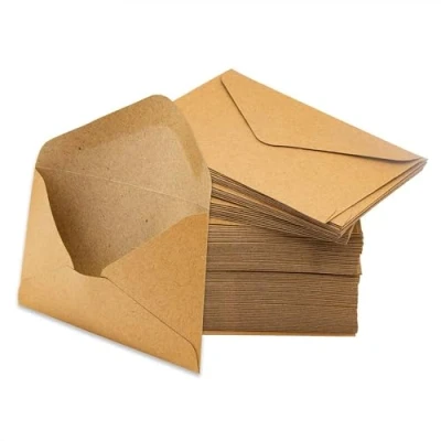 Immagine di 100 buste in carta kraft, formato DIN C6 (16 x 11 cm), stile vintage, con lembo a punta da inumidire, senza finestra, per biglietti di auguri compleanno, inviti nozze