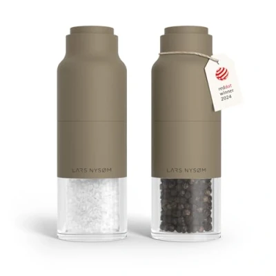 Immagine di LARS NYSØM Set di macinini per sale e pepe in acciaio inox con macina regolabile I Bottiglia Design spezie Manuale (Taupe Brown)