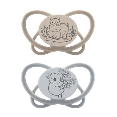 Immagine di NIP Butterfly: ciuccio delicato sulla pelle e sui denti, tettarella piatta, morbido flessibile, disco extra leggero traspirante, senza BPA, sostenibile, con scatola, 0 6 mesi, marrone/grigio