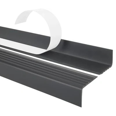 Immagine di Profilo per bordi scale angolare in PVC autoadesivo, Paraspigolo Strisce antiscivolo gradini 40x25mm, Grigio scuro, 200cm