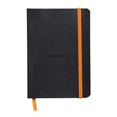 Immagine di RHODIA 117352C Taccuino flessibile nero A6 Puntinato Dot 144 pagine Carta Clairefontaine Avorio 90 g/m Segna pagina, Chiusura con elastico Copertina Simil Cuoio Collezione Rhodiarama