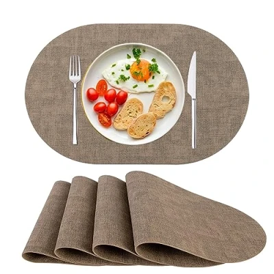 Immagine di Tovagliette in Pelle PU Lavabili Resistenti al Calore Antiscivolo Set di 4 per Tavolo Da Pranzo Cucina Natale Marrone