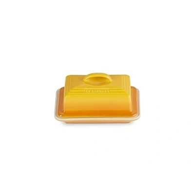 Immagine di Le Creuset Porta burro in gres vetrificato, 900 g, 17 x 12.5 9 cm, Nectar, 70837176720000