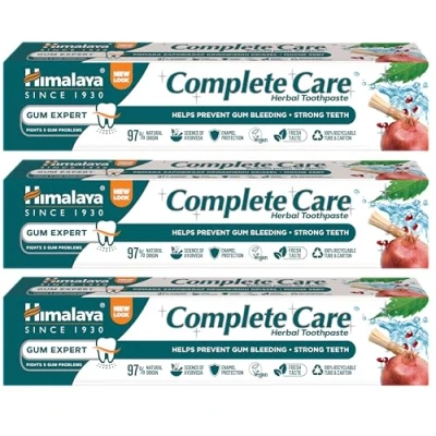 Immagine di Himalaya Gum Expert Complete Care Herbal Toothpaste Anti inflammation, oxidant, Prevents Bleeding or Swollen 100% Vegetarian, Parabens Free 75ml