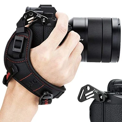 Immagine di JJC Cinghia a Mano per Fotocamere Mirrorless Sony A7III A7II A7RIII A7RII A7SII A6500 A6400 Fujifilm Fuji X T3 T2 T30 T20 Olympus E M10 Mark II III EOS M50 M5 Panasonic GX85
