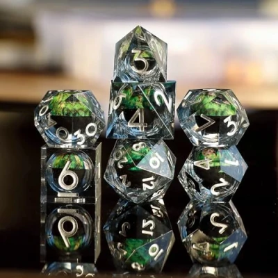 Immagine di Set Dadi D&amp;D DND 7 Pezzi Ragno Mobili Bulbo Oculare Resina Gioco Particolari con Bordi Affilati Poliedrici per Dungeon Draghi Pathfinder RPG MTG Confezione Regalo