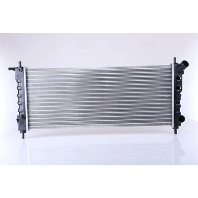 Immagine di NISSENS 63297 Radiatore motore Alluminio 680 285 23 Alette di raffreddamento montate meccanicamente OPEL: Corsa B Hatchback