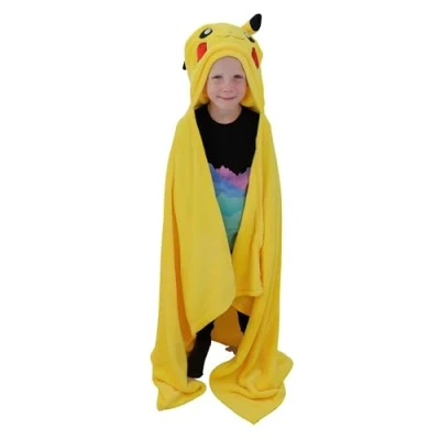 Immagine di Character World Coperta ufficiale Pokemon in pile con cappuccio, super morbida e calda, design testa di Pikachu, perfetta per casa, camera da letto, pigiama party campeggio, dimensioni 100 x 120