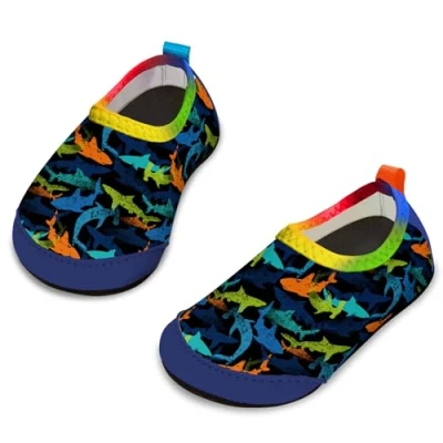 Immagine di Yorgou scarpe da acqua per ragazzi e ragazze, spiaggia bambini piccoli, calzini acquatici a piedi nudi antiscivolo piscina spiaggia, Squalo colorato, 27/28 EU
