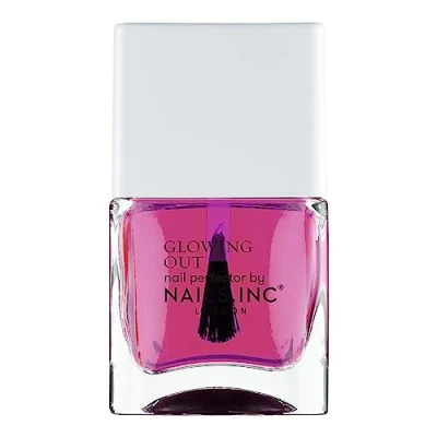 Immagine di Nails Inc GLOWING MY WAY Smalto per unghie Glow naturale in tonalità rosa Finitura brillante a specchio Lunga durata e senza sperimentazione su animali manicure perfetto, finch