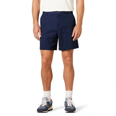 Immagine di Amazon Essentials Pantaloncini Chino Elasticizzati, Comodi e Aderenti da 18 cm Uomo, Blu Marino, 31W
