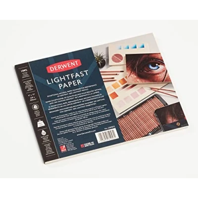 Immagine di Derwent Lightfast Album da Disegno Resistente alla Luce con 20 Fogli di Carta Liscia 300 g/m2 Adatto a Colorazione e le Matite Lighfast, 22,9 cm x 30,5