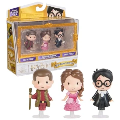 Immagine di Wizarding World, Harry Potter Set di 4 personaggi &quot;Micro Magical Moments Year&quot; con Harry, Hermione, Viktor Kruml e custodia per espositore