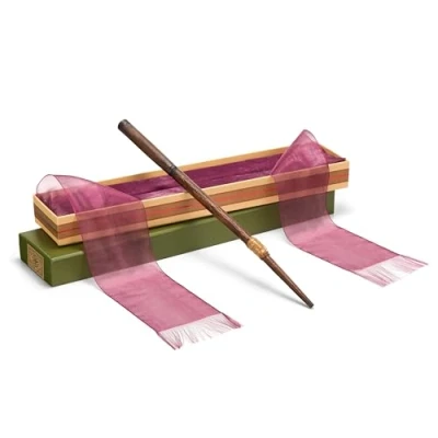 Immagine di The Noble Collection Ron Weasley&#039;s First Wand in Ollivanders Box