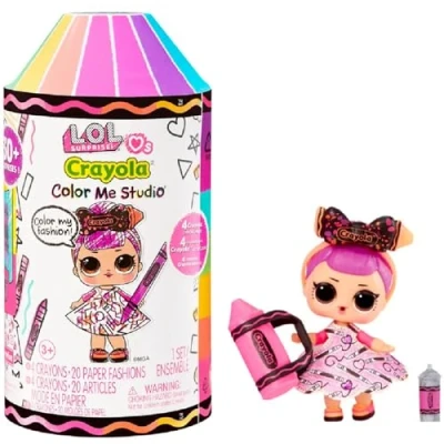 Immagine di L.O.L. Surprise! Loves CRAYOLA Color Me Studio con Tot da Collezione 30+ Sorprese tra cui Bambola, Abiti di Carta e 4 Pastelli Set Gioco Confezione a Capsula Età 3+