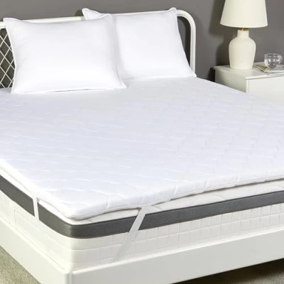 Immagine di Amazon Basics Coprimaterasso in schiuma confortevole, con rivestimento lavabile, 160W x 200L 6H cm, colore: bianco