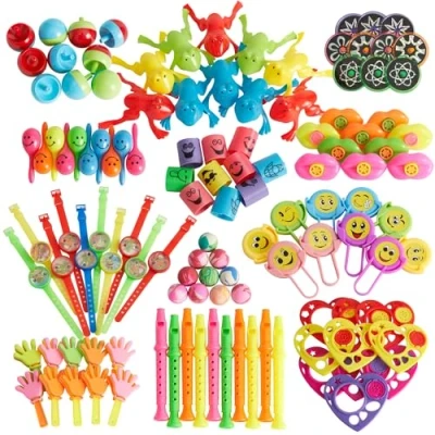 Immagine di THE TWIDDLERS Gadget Feste Compleanno Bambini Confezione da 120 Pezzi Giocattoli Assortiti Ideale Come Premi in Aula Scolastica, Tombola, Pignatta e Riempimento delle Borse per