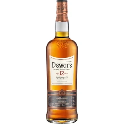 Immagine di Dewar’s 12 Anni Blended Scotch Whisky, doppio invecchiamento in pregiate botti di rovere per una morbidezza superiore, note agrumi, frutta secca e vaniglia, Vol. 40%, 70 cl / 700 ml