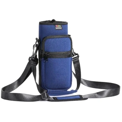 Immagine di Nuovoware Borsa per Borraccia in Neoprene da 25oz/710ml, Custodia Bottiglia con Tracolla Regolabile Maniglia e 2 Tasche Portatile Porta Ciclismo, Campeggio, Blu Scuro