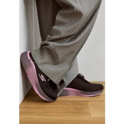 Immagine di Skechers Performance MAX Cushioning Elite 2.0 Scarpe running neutre black/mauve, Donna, Taglia: 41, Black/mauve Tessuto