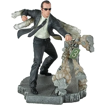 Immagine di Diamond Select Toys The Matrix Gallery Diorama Agent Smith Statua in PVC con scultura dettagliata, 25,4 cm