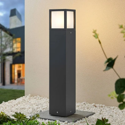 Immagine di lampada da esterni &#039;Dewari&#039; (Moderno) colore Nero, in Alluminio (1 luce, E27) di Lucande lampioncino, paletto luminoso, viale, lampione