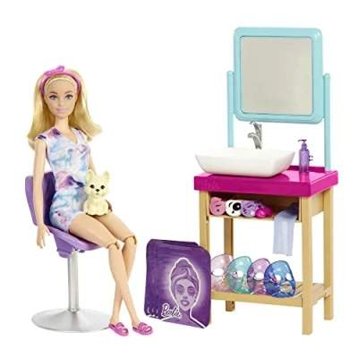 Immagine di Barbie Playset Spa con Bambola Bionda Maschere, Fiocchetti, Cucciolo e Accessori, Giocattolo per Bambini 3+ Anni, HCM82