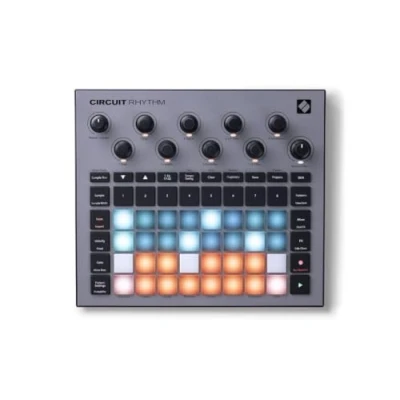 Immagine di Novation Circuit Rhythm: campionatore e groovebox con otto tracce campione per creare ed eseguire beat.