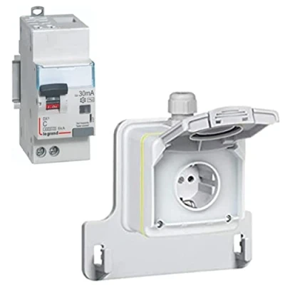 Immagine di LEGRAND 090470 GREEN&#039;UP ACCESS IP66 IK08 kit presa + differenziale pronto per l&#039;installazione (versione tedesca)