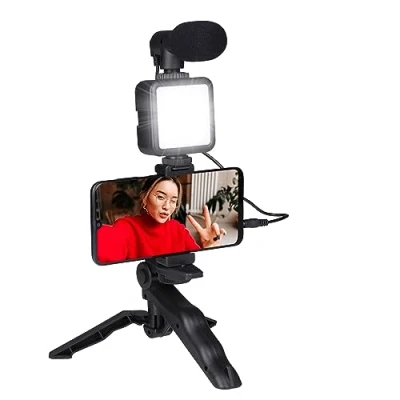 Immagine di Grundig Treppiede Telefono con Lampada Tripod microfono LED 3 impostazioni di colore per telefoni da 53 a 84 MM Modello tavolo e asta selfie Materiale in plastica Nero