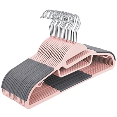 Immagine di SONGMICS Grucce in Plastica 20 Pezzi, Apertura per Collo Stretto, Antiscivolo e Salvaspazio, Spessore 0,5 cm, Larghezza 41,5 Gancio Girevole a 360, Rosa Grigio Scuro CRP041P01