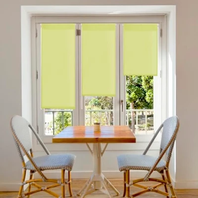 Immagine di Blindecor Aure Tenda a rullo traslucida tinta unita senza perforazione Verde pistacchio, 42 x 180 cm (Larghezza Altezza) Dimensioni del tessuto 39 175 Tende per interni attrezzi