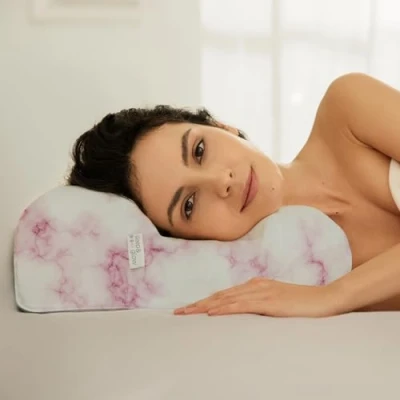 Immagine di Sleep&amp;Glow Omnia Cuscino in seta di alta qualità, anti rughe, invecchiamento contro le pieghe, progettato da ortopedici regolazione dell&#039;altezza per schiena e chi dorme sul fianco, prodotto