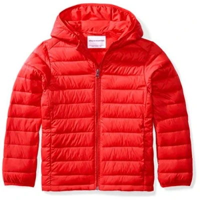 Immagine di Amazon Essentials Piumino Leggero con Cappuccio Impermeabile e Ripiegabile Bambini Ragazzi, Rosso, 6 7 Anni
