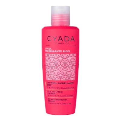 Immagine di GYADA COSMETICS, Co Wash Modellante Ricci, Balsamo Scrub per Capelli Ricci Lavante ad Azione Purificante, Detergente ed Esfoliante, a Base di Perlite, Uva, Mela, Limone e Linfa Vite, 200 ml