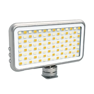Immagine di DigiPower DP VL112 The Streamer Luce video compatta regolabile 112 LED sulla fotocamera con diffusore, supporto per smartphone adattatore e fotocamera, 3100K 5500K