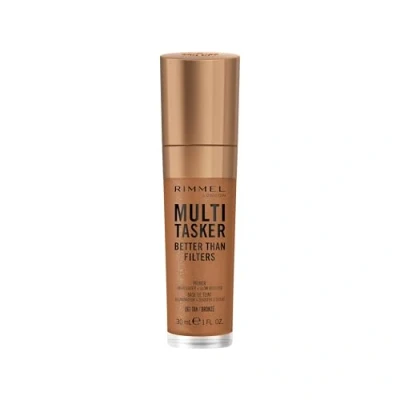 Immagine di Rimmel Multi Tasker Better Than Filters, 061 Tan, Primer Viso, Glow Booster e Illuminante, Formula Vegana, Leggero, Benefici Anti Età, Pigmenti Foto Riflettenti, Maxi applicatore soffice, 30 ml