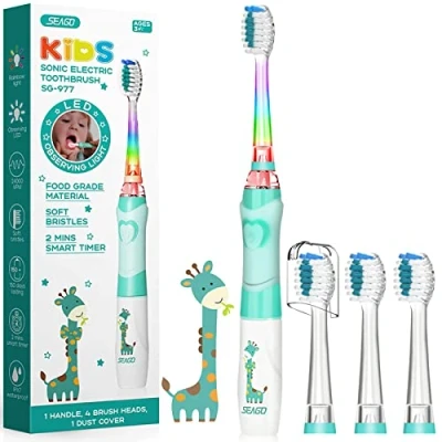 Immagine di Seago Spazzolino Elettrico Bambini dai 3 12 Anni con Timer di Spazzolamento e Lampade a LED Colorate 4 Setole Morbide Testine Idea Regalo per Ragazzi Ragazze SGEK6/SG977 (Verde)