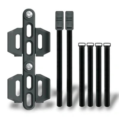 Immagine di SKS GERMANY CAGE SHIFTER+ adattatore per portaborraccia (per spostare il portaborraccia, in policarbonato/TPO, sistema di fissaggio flessibile grazie ai supporti laterali, cinghie gommate, 34g), Nero