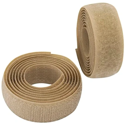 Immagine di Aerzetix C65925 Nastro/rotolo di scratch 20mm 1 metro auto aggrappante organizer/fermacavo striscia aggancio sacchetto indumento cinghia colore: beige scuro in poliammide e poliestere