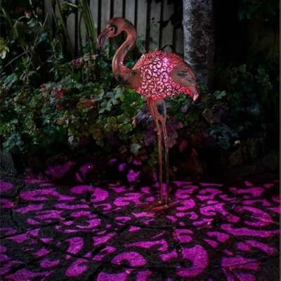 Immagine di Garden Mile® Sculture di animali alimentate ad energia solare, da giardino, in metallo effetto rame e bronzo, con luci LED che cambiano colore, splendido versatile decorazione giardino