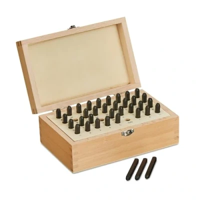 Immagine di Relaxdays Set da 36 Punzoni Lettere A Z e Numeri 0 9, Stampi in Rilievo 3 mm, Kit Timbro Incisione Metallo Cuoio, Nero, Acciaio, 7 x 18 11.5 cm