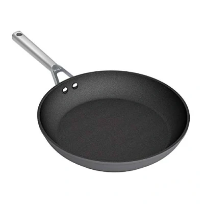Immagine di Ninja Foodi ZEROSTICK Padella Antiaderente, Diametro di 30cm, Trattamento Antigraffio, Compatibile con Piastra a Induzione, Lavastoviglie e Forno fino 260C, Manico in Acciaio Inox, Grigio C30028EU
