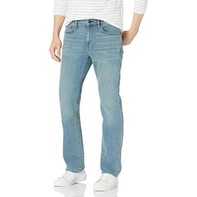 Immagine di Amazon Essentials Jeans Slim t con Taglio Bootcut Uomo, Blu Chiaro Vintage, 32W / 31L