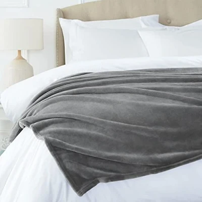 Immagine di Amazon Basics copriletto, non riscaldata, realizzata in morbido velluto felpato, grigio, 168 x 229 cm