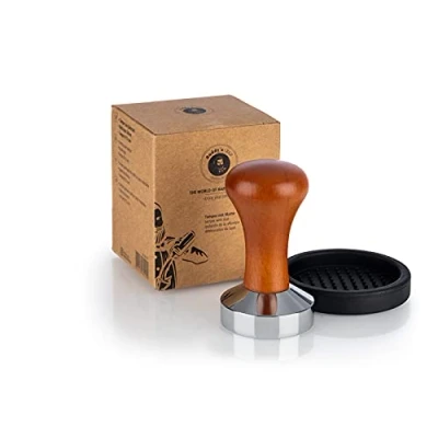 Immagine di Buddy&#039;s Bar Barista Edition, Premium Tamper, diametro base 51 mm, altezza 10 cm, acciaio inox, timbro per espresso portafiltro, vaporizzatore caffè con tappetino in silicone, manico legno