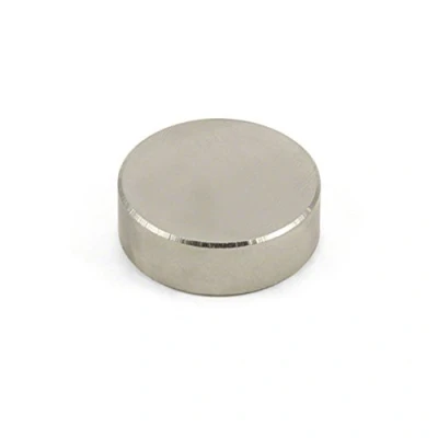 Immagine di first4magnets F3010 N52 1 30 mm di Diametro x 10 Spessore, Magnete al neodimio N52, Grado più Forte 24 kg Forza attrazione (1 Pezzo), Pack of