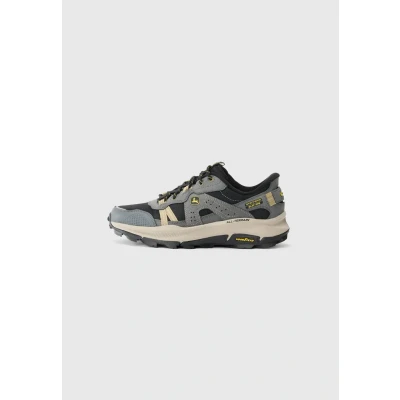 Immagine di Skechers X John Deere Equalizer 5.0 Trail Harvester, Scarpe da Ginnastica Uomo, Carbone, 45.5 EU