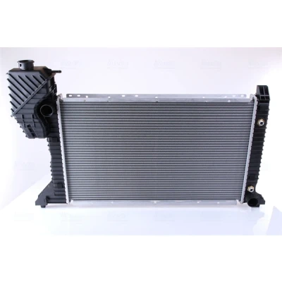 Immagine di NISSENS 62686A Radiatore motore Alluminio 680 409 40 Alette di raffreddamento saldate MERCEDES BENZ: Sprinter 4 T Camion pianale/Telaio